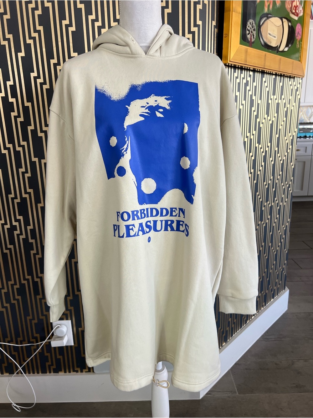 Local Heroes Long Sweatshirt